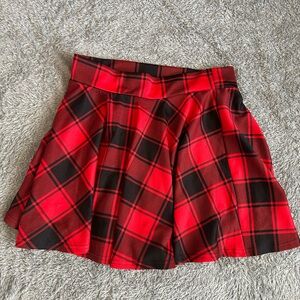 never worn plaided skirt